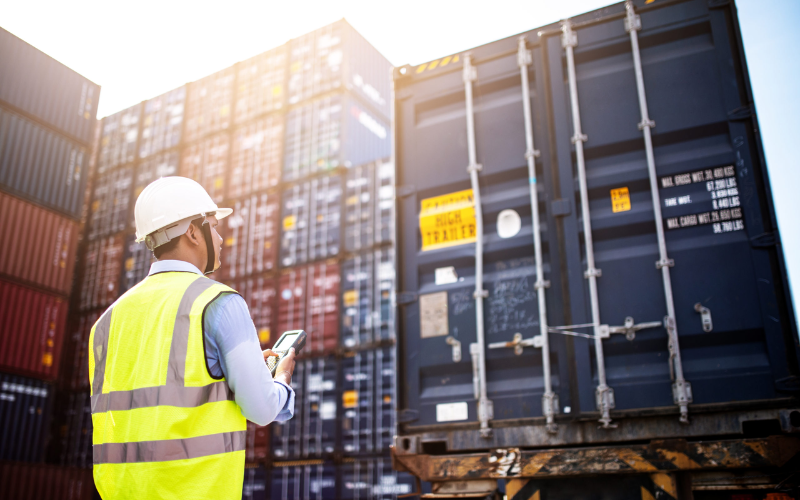 nhan-vien-logistics-va-dieu-phoi-van-chuen