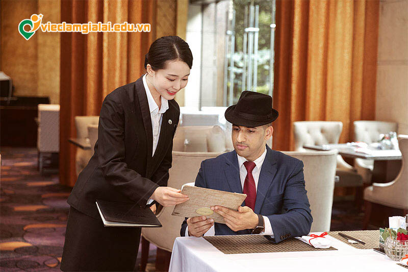Tuyển dụng nhân viên lễ tân nhà hàng và trung tâm tiệc cưới