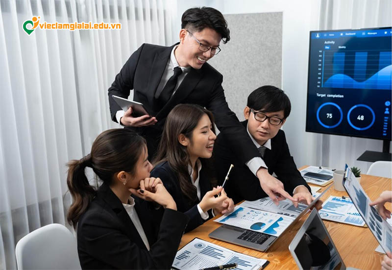 Tuyển dụng chuyên viên tiền lương và phúc lợi